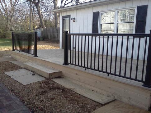 Clarendon Hills Illinois deck contractor A-Affordable Decks of Lombard. In the photo a cedar deck with an aluminum (partial) railing